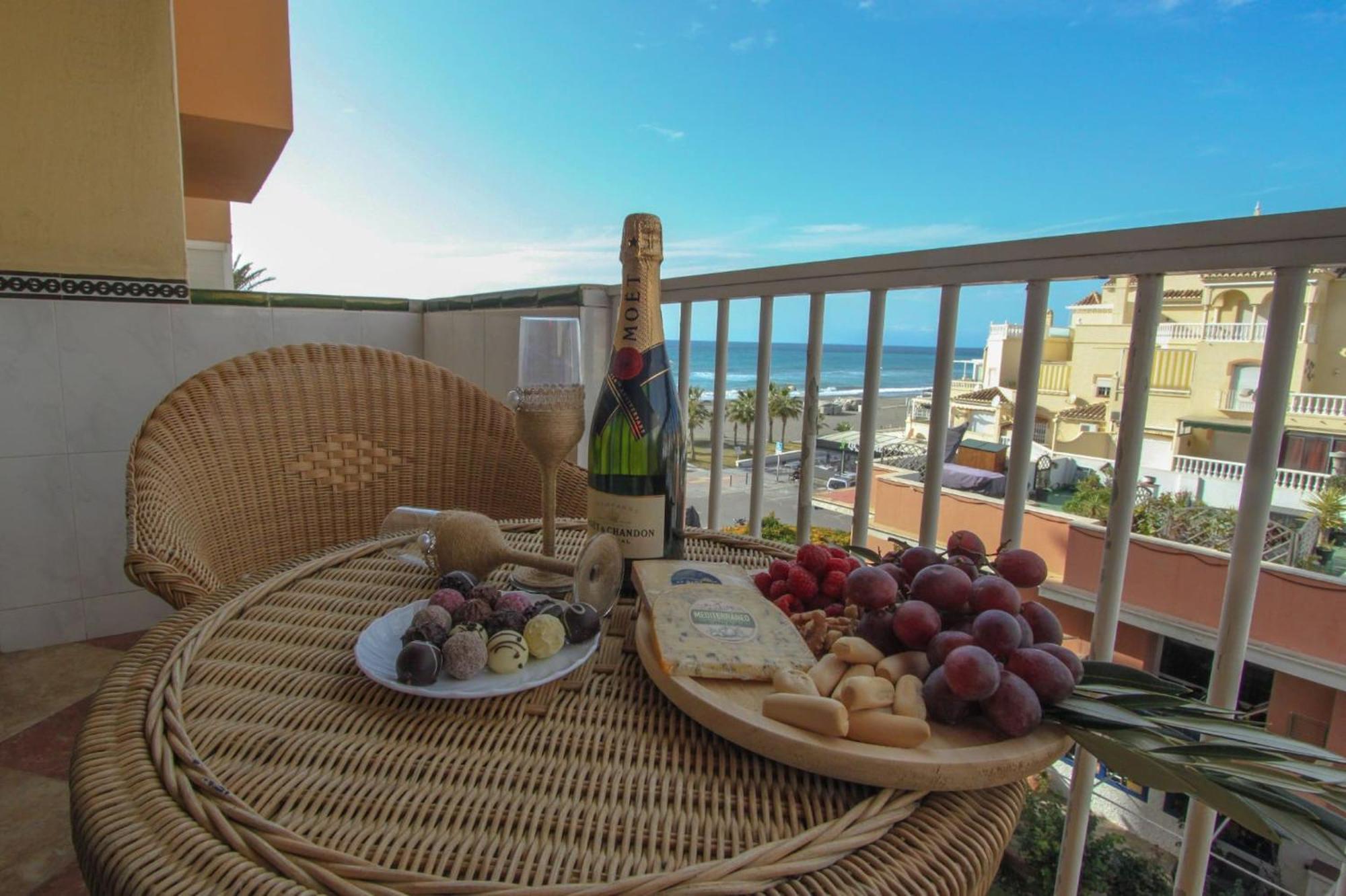 Apartamento Valencia At Home Торрокс-Коста Экстерьер фото