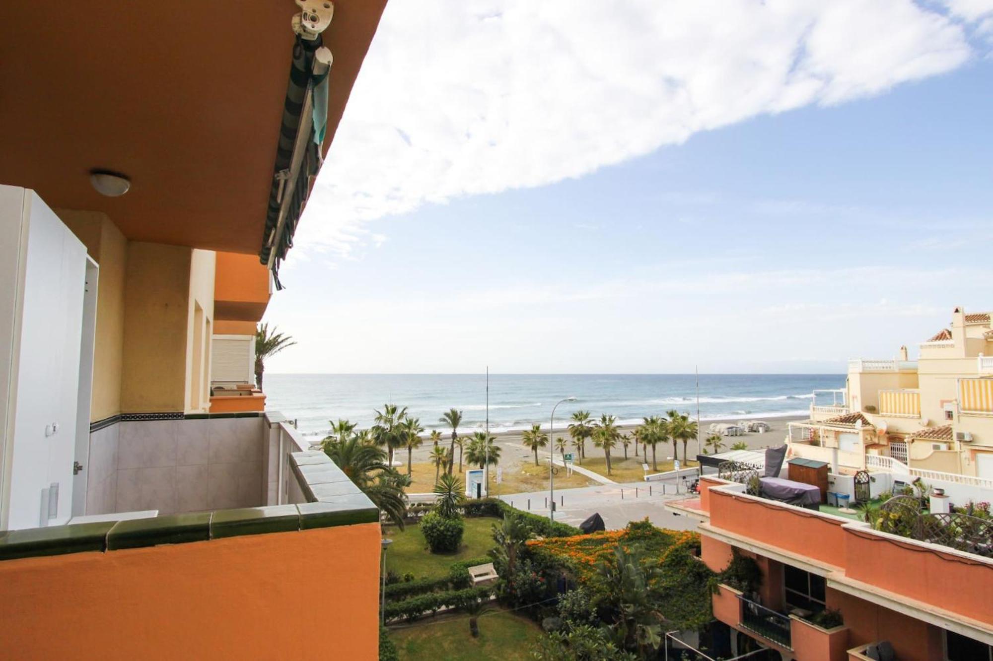 Apartamento Valencia At Home Торрокс-Коста Экстерьер фото
